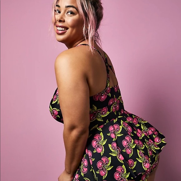 New! Torrid sz 3 Betsey Johnson Cherry Bathing Swim Suit 3X - Picture 2 of 3